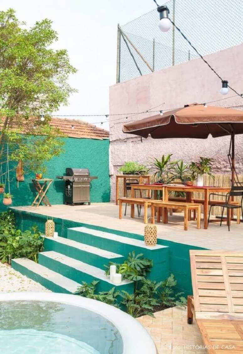 14. &Aacute;rea externa iluminada e moderna &ndash; Foto Hist&oacute;rias de Casa