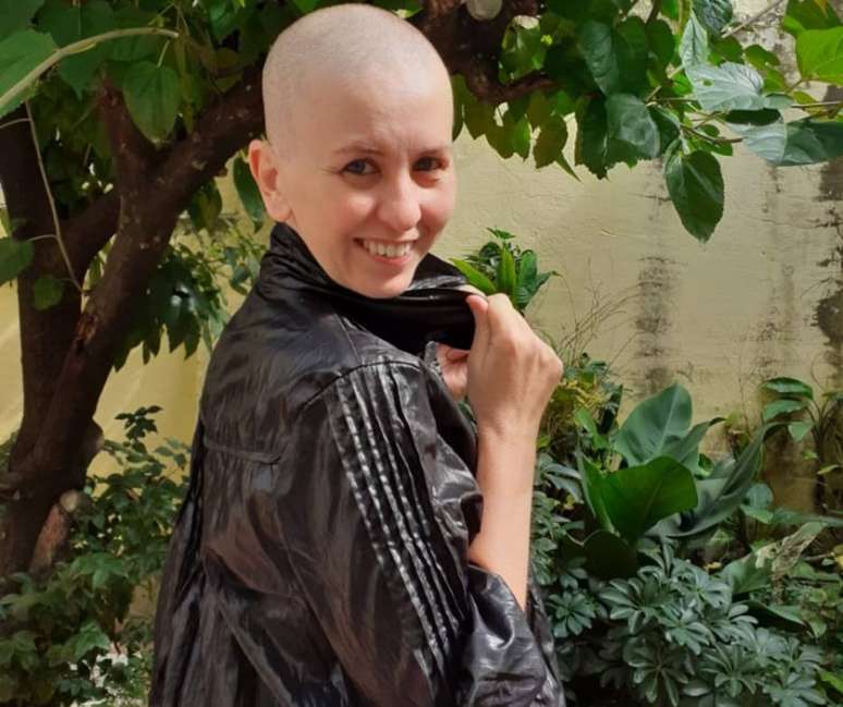 Ap&oacute;s ser&nbsp;diagnosticada com c&acirc;ncer de mama, a jornalista&nbsp;Adriana Moreira&nbsp;come&ccedil;ou a escrever o blog&nbsp;'Tenho C&acirc;ncer. E agora?', onde compartilhou com os leitores suas descobertas sobre o tratamento e a doen&ccedil;a.