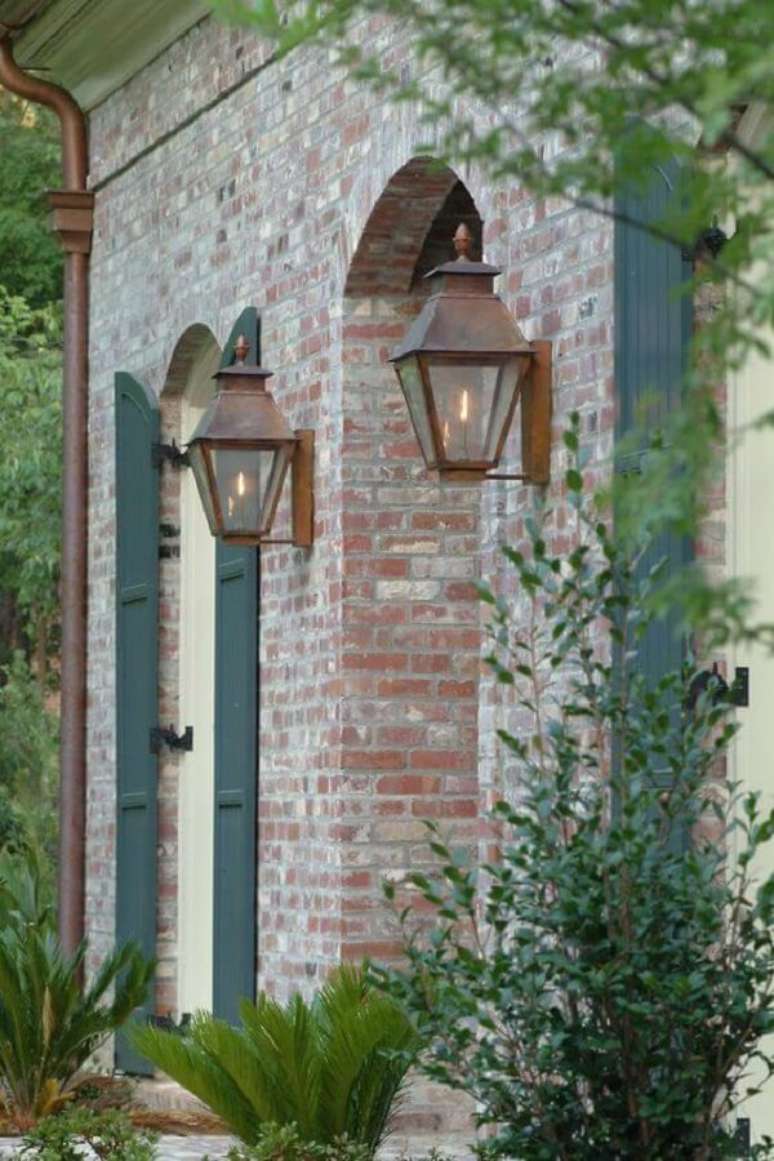 26. Decora&ccedil;&atilde;o com lumin&aacute;ria de jardim moderna &ndash; Foto Lighting Collective