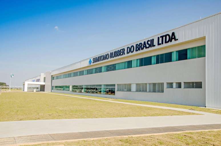 Fábrica dos pneus Dunlop no Brasil