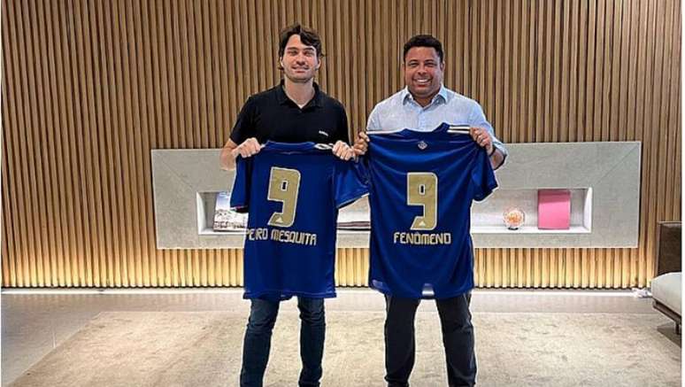 Pelas redes sociais, Ronaldo anunciou neste sábado a compra do Cruzeiro.