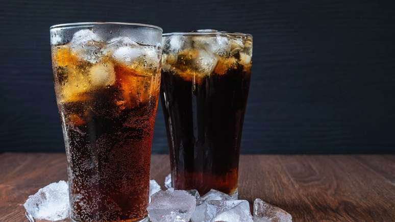 Refrigerantes s&atilde;o um exemplo de bebida com muita qu&iacute;mica