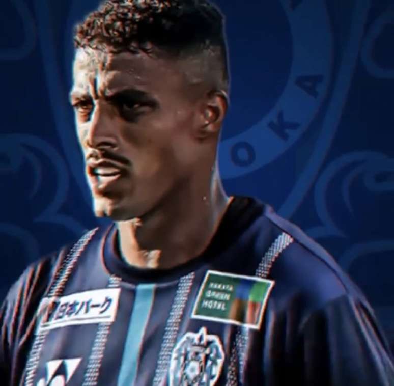 Lukian assinou com novo clube no Japão (Divulgação / Avispa Fukuoka)