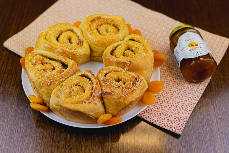 Sobremesas de Natal - rosca de damasco com coco