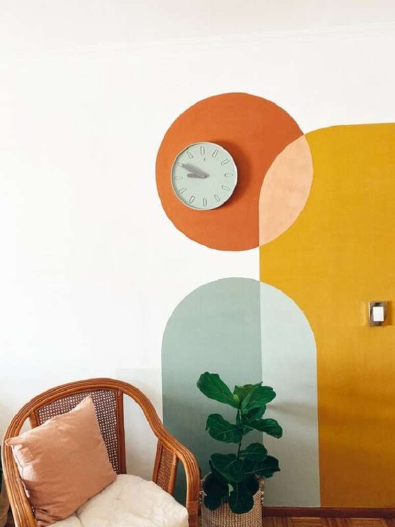 16. Use a criatividade na hora de compor a parede com pintura geométrica. Fonte: Apartment Therapy