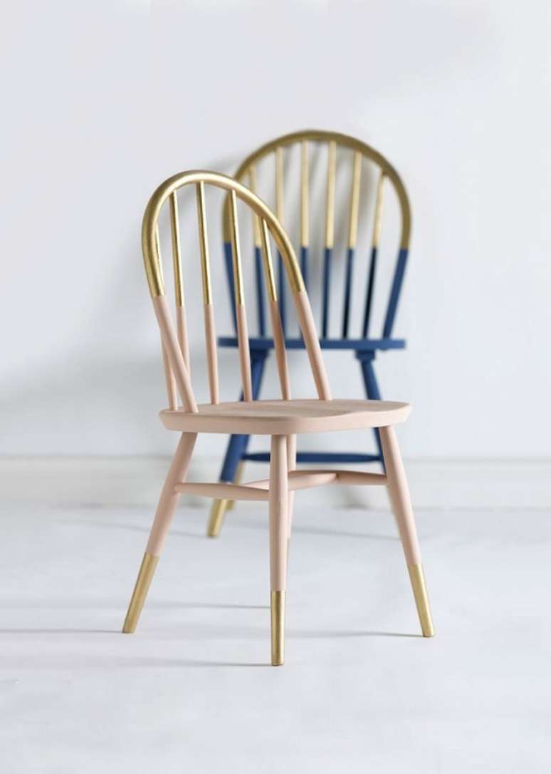 53. Reforma de cadeira cor dourada e bege &ndash; Foto House Beautiful