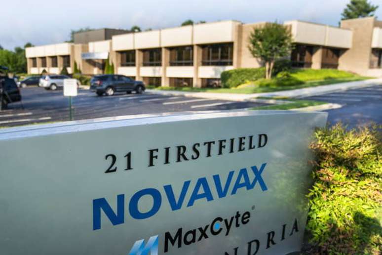 Novavax teve vacina aprovada pela OMS e pela EMA