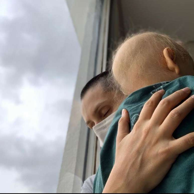 Clarissa-Avila-com-o-filho-Valentin