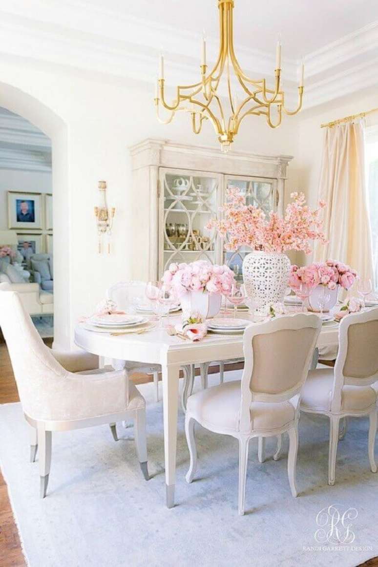 32. Lustre candelabro cor dourada &ndash; Foto Randigarret Design