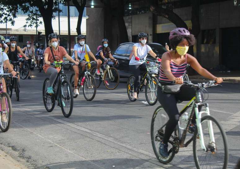 Terça das Manas - Mulheres saem às ruas de Belo Horizonte em grupos