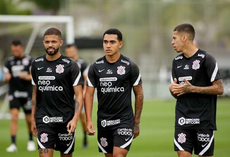 Corinthians recebe indicações de jogadores para compor elenco, mas dá  prioridade para uso da base