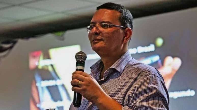 Andr&eacute; recebeu uma oferta de emprego de volta ap&oacute;s ser demitido, mas recusou