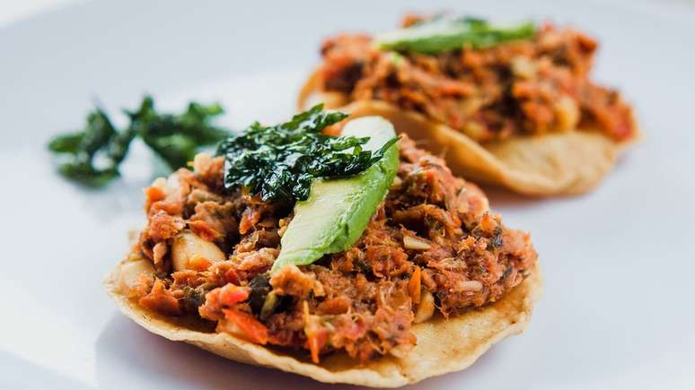 Torrada com o mexicano bacalhau a la vizcaína