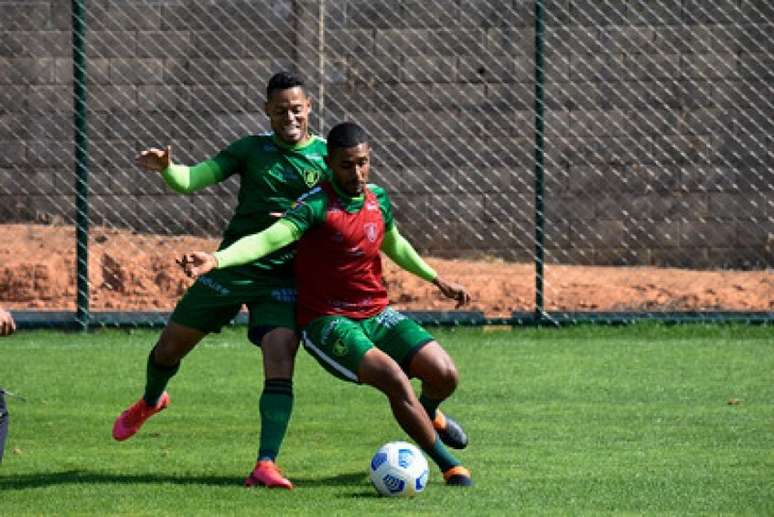 João Paulo e Valoura devem acertar por mais uma temporada com o Coelho-(João Zebral / América-MG)