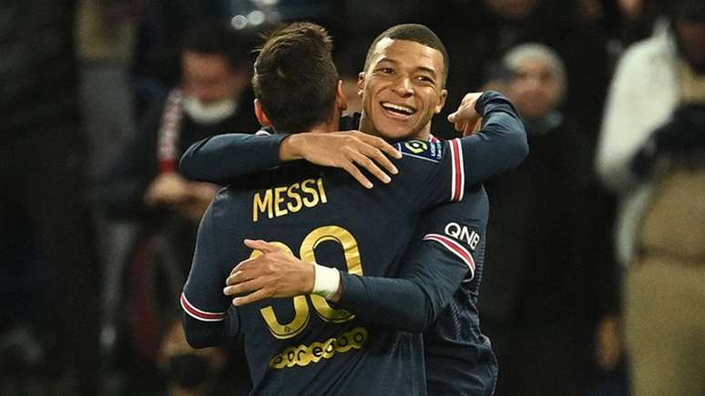 Messi e Mbappé, claro, não estão na lista de dispensáveis do PSG (Foto: Anne-Christine POUJOULAT / AFP)