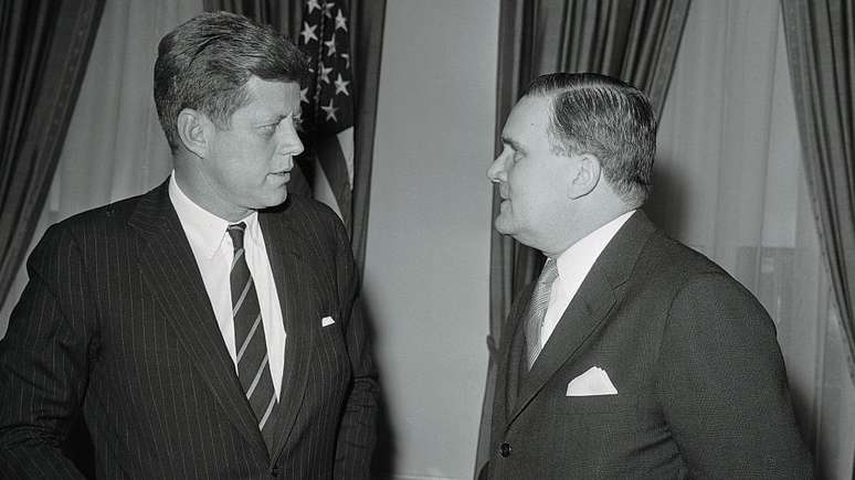 John Kennedy e James E. Webb na Casa Branca