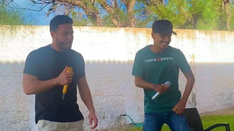 Ânderson José da Silva se apresenta ao lado de Wesley Safadão Reprodução/Instagram