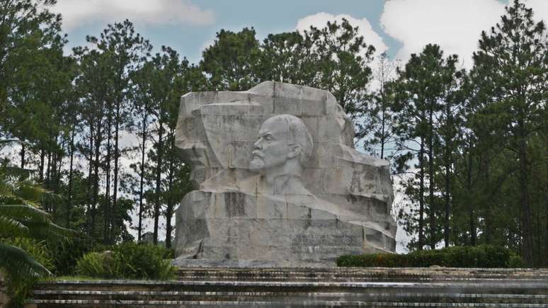 Monumento em homenagem a L&ecirc;nin em Cuba