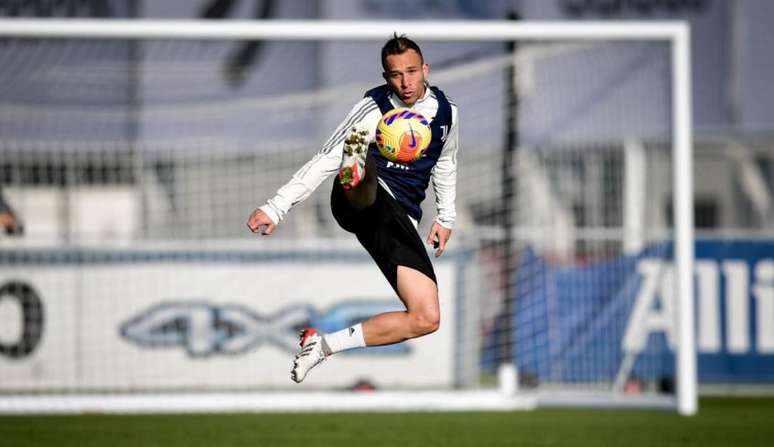 Arthur não tem recebido grandes oportunidades na Juventus (Foto: Divulgação/Juventus)
