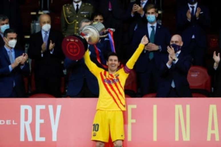 Título da Copa do Rei foi o 35º de Messi no Barcelona (Foto: HANDOUT / RFEF / AFP)