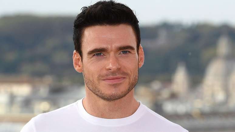 Ator escocês Richard Madden é conhecido por sua participação em Game of Thrones e seu papel principal na série Bodyguard