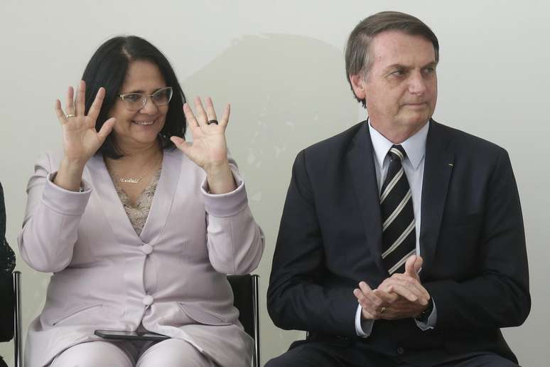 Ministra Damares Alves e o presidente Jair Bolsonaro Dida Sampaio/Estadão Conteúdo