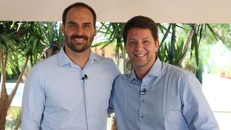 Eduardo Bolsonaro e Mário Frias