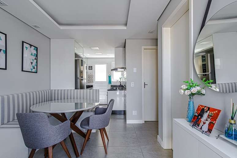 3. O gesso trouxe um toque mais aconchegante para a sala de estar. Projeto por Ana Johns Arquitetura