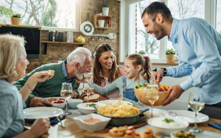 Peça a bênção da união dos seus entes queridos em sua casa - Shutterstock.