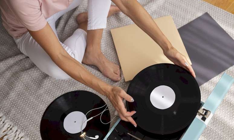 Muitos jovens voltaram a ouvir os discos de vinil pelo mundo