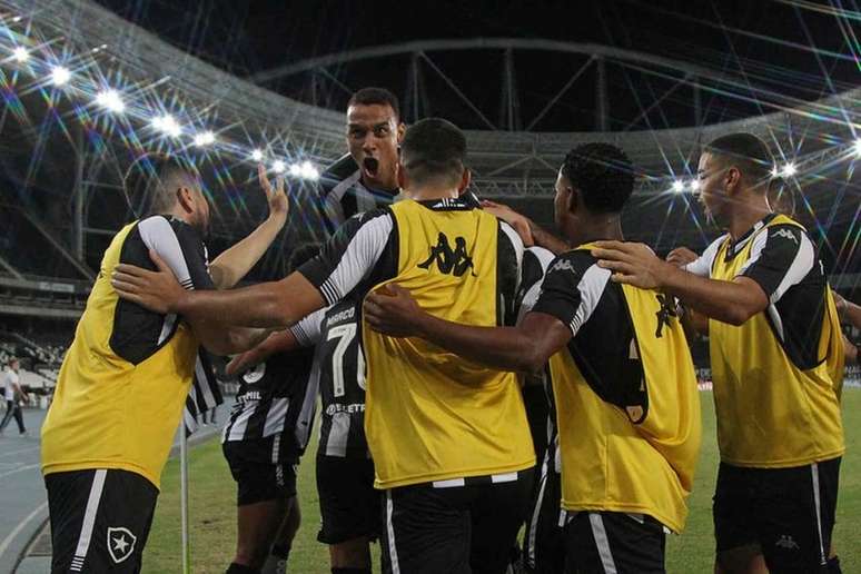 Botafogo se reapresenta no dia 3 e time fará pré-temporada no Rio de ...