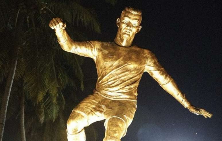 Estátua de Cristiano Ronaldo inaugurada em Goa (Reprodução/Twitter)