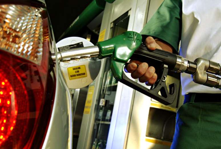 Gasolina fecha o ano com alta de 46,7% em comparação a 2020