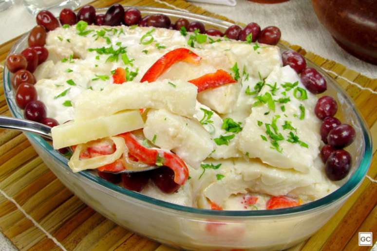 Guia da Cozinha - Receita festiva de bacalhau no leite de coco para o final de ano