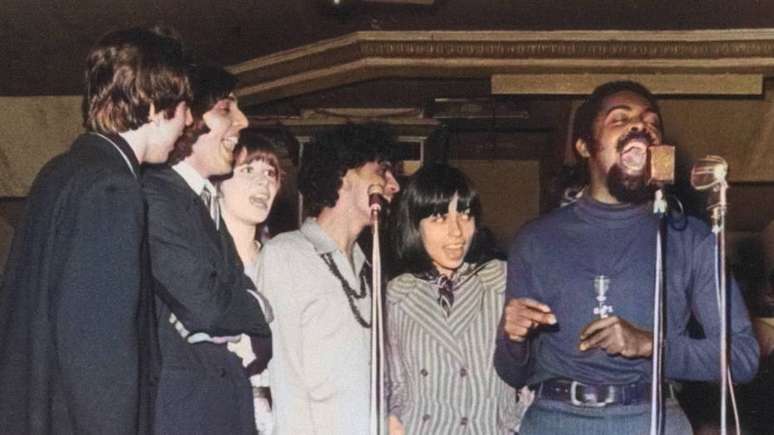 Cena do document&aacute;rio 'O Canto Livre de Nara Le&atilde;o'; cantora, que morreu em 1989, completaria 80 anos em 2021