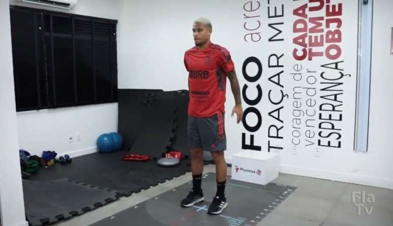 João Gomes já se reapresentou para a temporada 2022 (Foto: Reprodução/FlaTV)