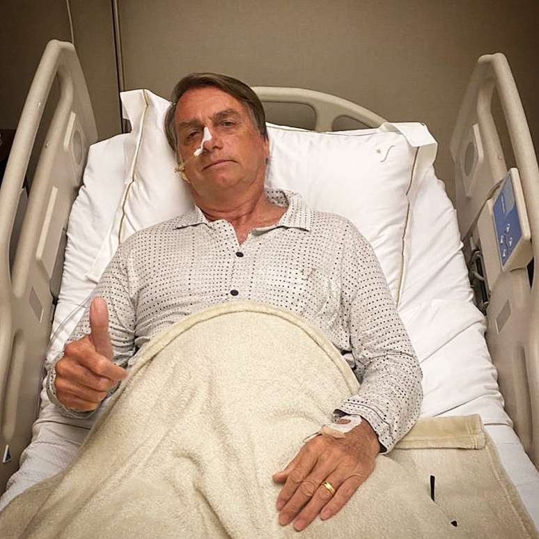 Bolsonaro foi internado após passar mal no último domingo