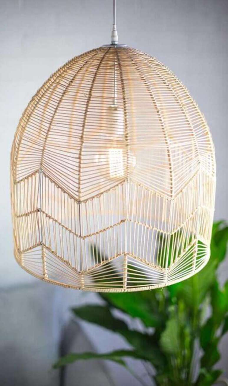 6. Modelo de lustre aramado r&uacute;stico &ndash; Foto: Decor F&aacute;cil