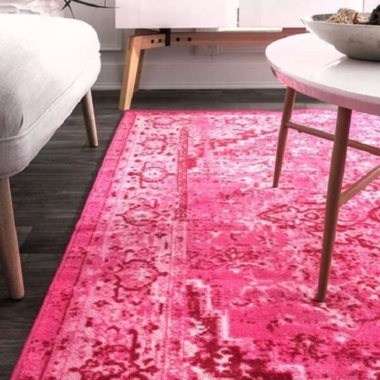 46. Tapete belga na cor pink para sala de estar – Foto overstock