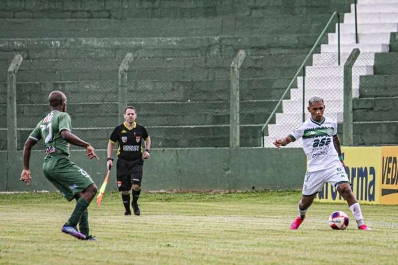 Partida ocorreu no Estádio Alberto Victolo (Diogo Silva/Divulgação/Guarani)