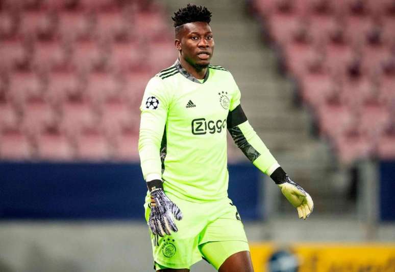 André Onana fez apenas dois jogos pelo Ajax nesta temporada (Foto: BO AMSTRUP / Ritzau Scanpix / AFP)