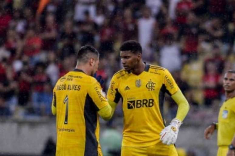 Diego Alves e Hugo Souza (Foto: Marcelo Cortes / Flamengo)