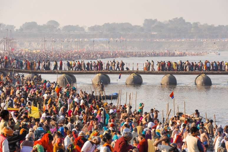 Peregrinação no rio Ganges, Índia