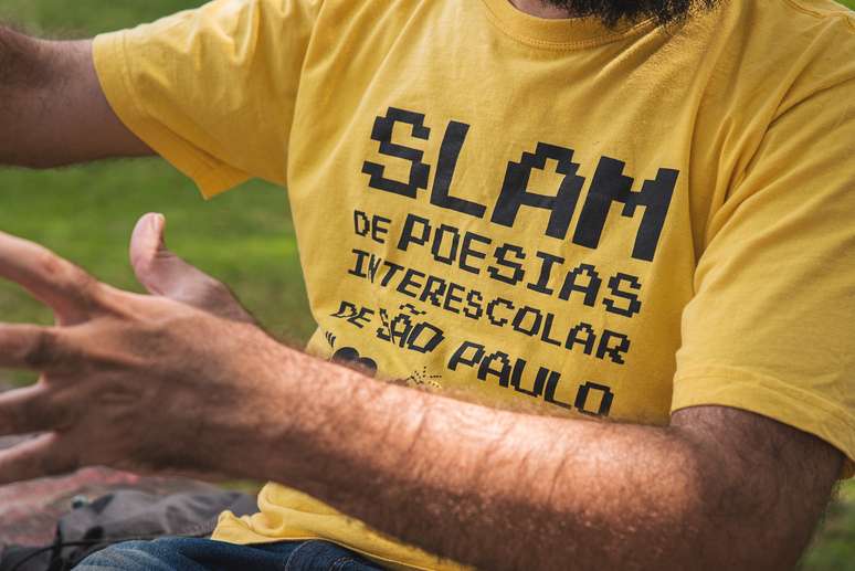 Poeta Emerson Alcalde