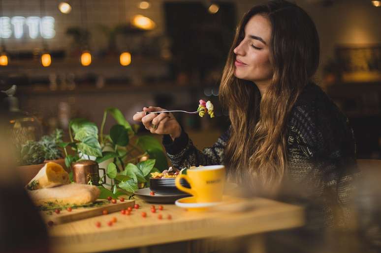22 dicas para ter uma relação mais saudável com a comida em 2022