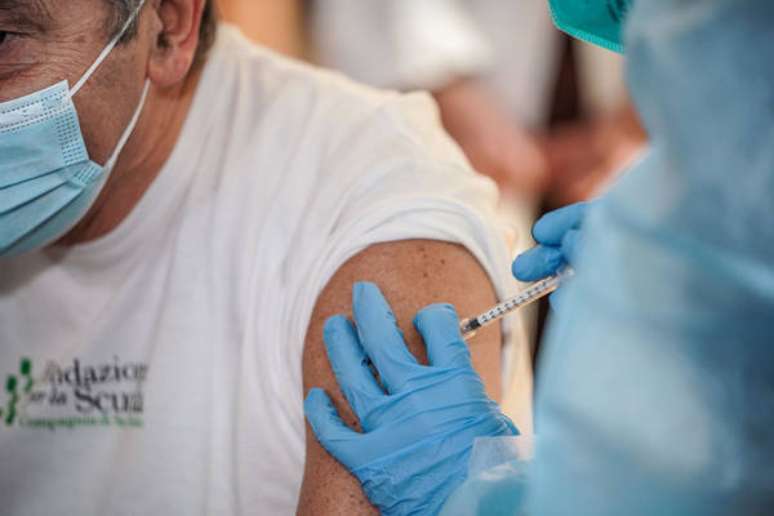 Itália aplicará multa em não vacinados com mais de 50 anos