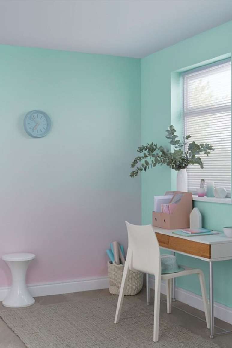 44. Quarto verde água com detalhes em rosa – Foto Living