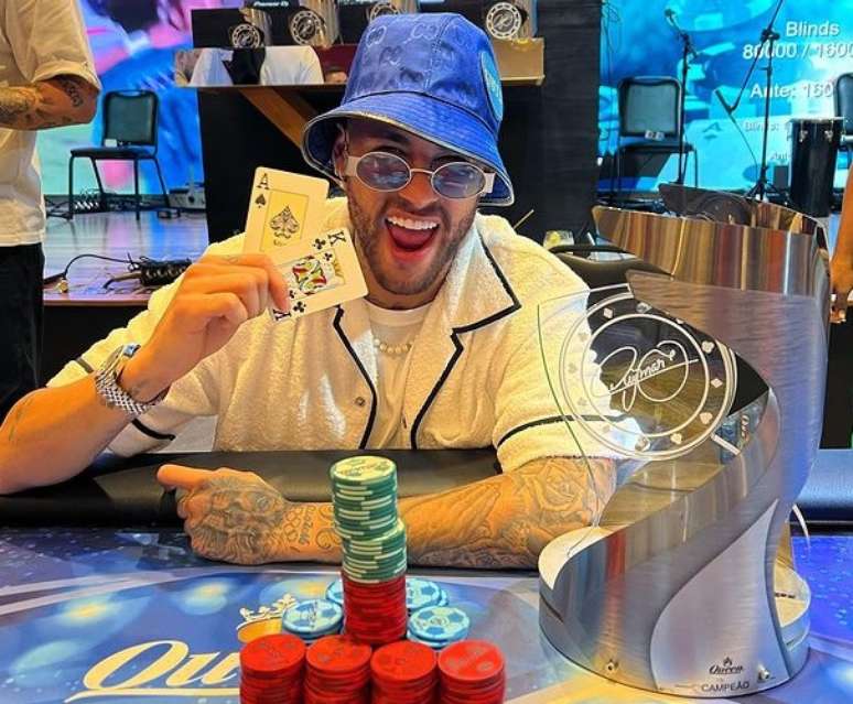 Neymar se deu bem durante jogo de pôquer 