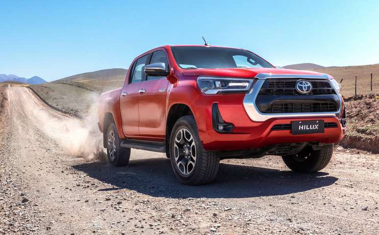 Toyota Hilux: picape com carroceria sobre chassi.