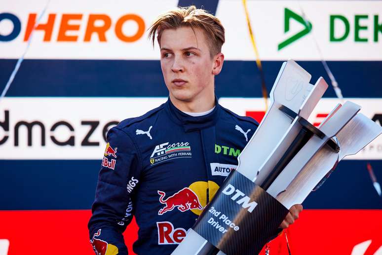 Liam Lawson chegou &agrave; &uacute;ltima corrida do DTM na lideran&ccedil;a, mas ficou sem o t&iacute;tulo 